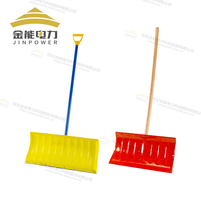 復(fù)合PE/鐵質(zhì)雙材質(zhì)推雪板加強筋設(shè)計